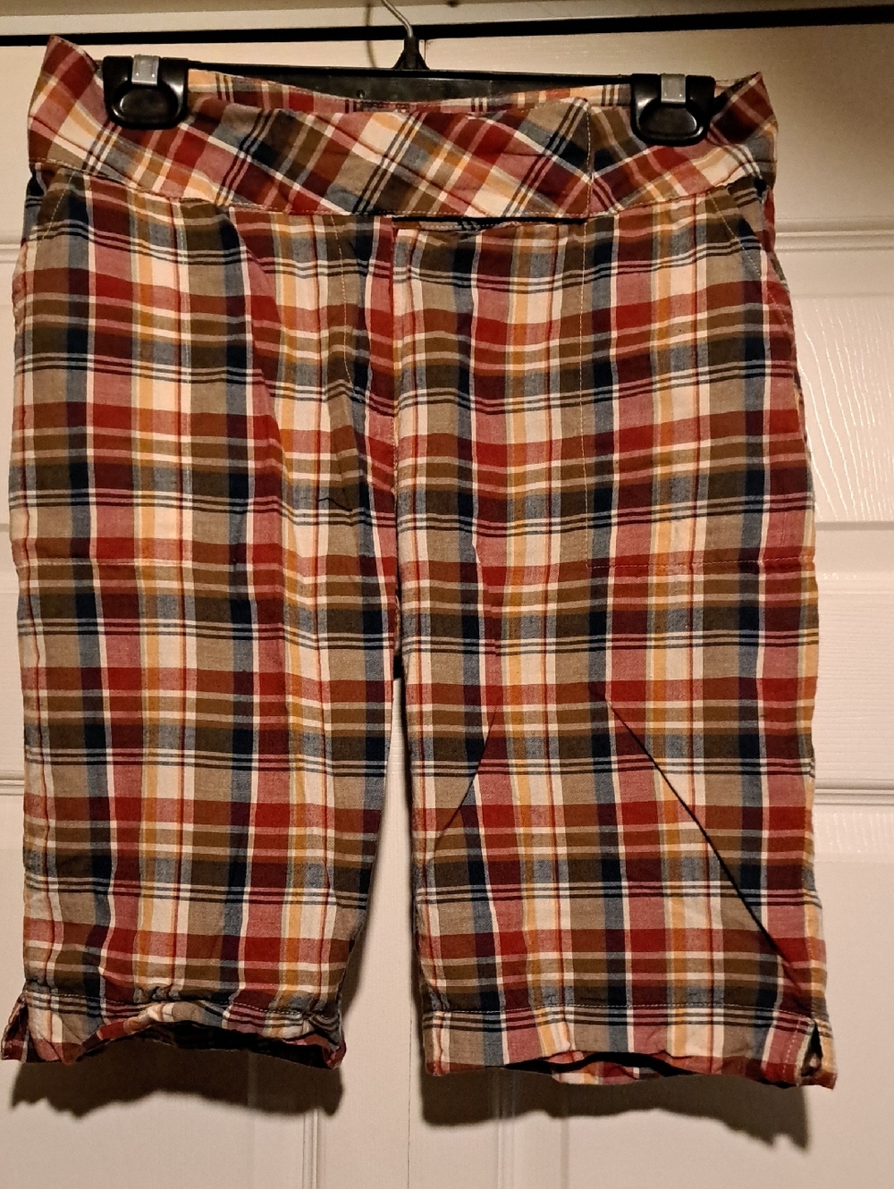 Majora-Woman's Agora Plaid Pull-On Shorts in Rust, Navy & Cream